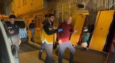 Bursa'da yaşları 80'i bulan &uuml;&ccedil; arkadaşın alkoll&uuml; eğlencesi faciaya d&ouml;n&uuml;ş&uuml;yordu!