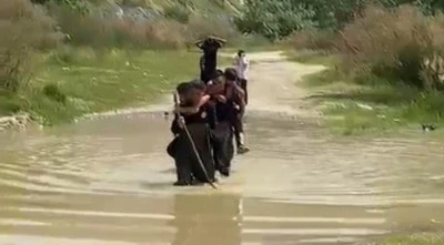 Bursa'da yaşları ufak 5 &ccedil;ocuk dere yatağında mahsur kaldı