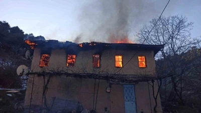 Bursa&rsquo;da yaşlı kadın evinde &ccedil;ıkan yangında hayatını kaybetti