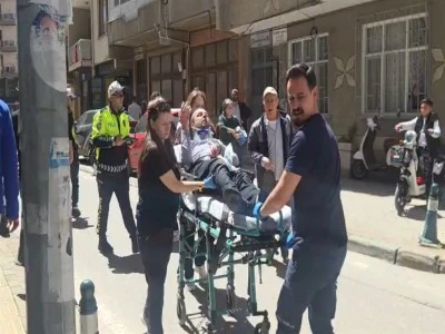 Bursa'da yayaya &ccedil;arpmamak i&ccedil;in manevra yaptı, motosikleti devrilince yaralandı