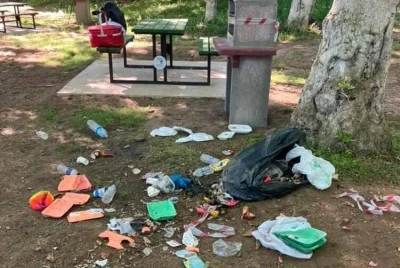 Bursa'da yenilenen piknik alanı ilk hafta sonunda &ccedil;&ouml;pl&uuml;ğe d&ouml;nd&uuml;!