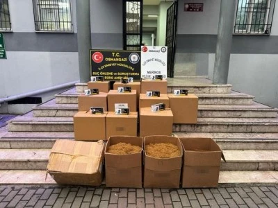 Bursa'da y&uuml;kl&uuml; miktarda ka&ccedil;ak makaron ele ge&ccedil;irildi