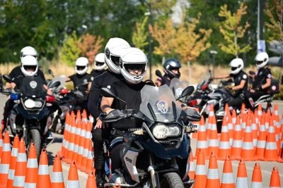 Bursa'da yunus polisleri temel eğitim kursunu tamamladı