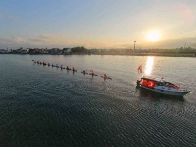 Gemlik'te karada ve denizde Zafer Bayramı kutlandı