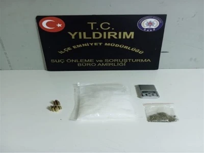 Bursa'da zehir tacirleri tutuklandı 