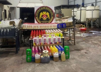 Bursa'da zehirli madde imalatı ve ka&ccedil;ak &uuml;retime b&uuml;y&uuml;k darbe: 6 g&ouml;zaltı