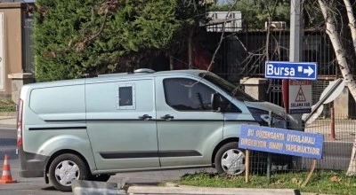 Bursa'da zırhlı banka aracı kazaya karıştı