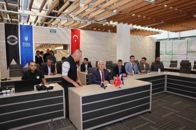 Bursa&rsquo;daki orman yangınına m&uuml;dahale s&uuml;r&uuml;yor