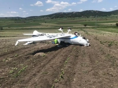 Bursa'dan kalkan u&ccedil;ak Bilecik'te d&uuml;şm&uuml;şt&uuml;...