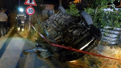 Bursa'da kontrolden &ccedil;ıkan cip takla attı: 2 yaralı