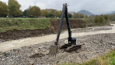 Bursa Deli&ccedil;ay b&ouml;lgesinde heyelan: Suyun akış y&ouml;n&uuml; değişti!