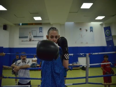 Bursa Emniyet Boks Kul&uuml;b&uuml; gen&ccedil;lerin geleceğine y&ouml;n veriyor