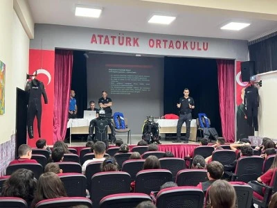 Bursa emniyetinden &ouml;ğrencilere hayati bilgilendirme 