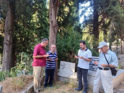 Bursa Eski Eserleri Sevenler Kurumu'nu kuran Kazım Baykal, mezarı başında anıldı