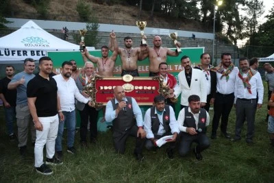 Bursa Geleneksel &Ccedil;alı G&uuml;reşleri'nde başpehlivan Erkan Taş, g&uuml;reş ağası Mustafa Cebeci oldu