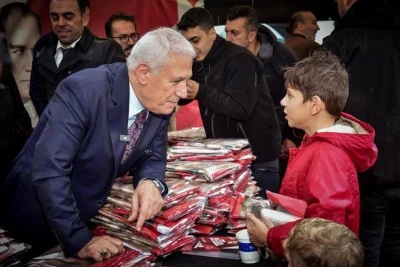 Bursa genci ve yaşlısıyla Cumhuriyet Bayramı'na hazırlanıyor