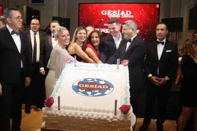 Bursa GESİAD'tan yılbaşı balosu 