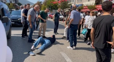 Bursa Heykel'de alt ge&ccedil;it ihlali yapan 2 kişiye moto kurye &ccedil;arptı