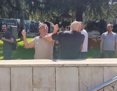 Bursa Heykel'de k&uuml;f&uuml;r ve yumruklar konuştu