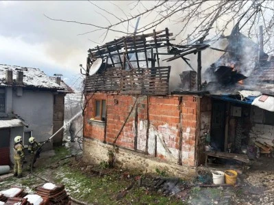 Bursa İneg&ouml;l'de konut yangını