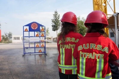 Bursa itfaiyesinden &ccedil;ocuklara teorik ve pratik eğitim