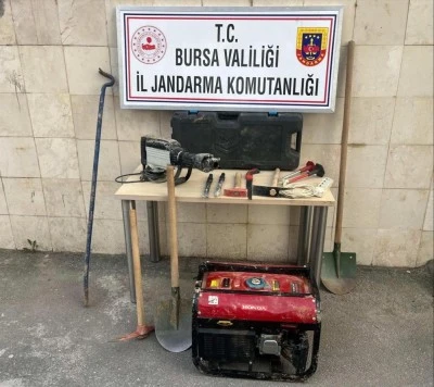 Bursa jandarmadan ka&ccedil;ak kazı yapanlara su&ccedil;&uuml;st&uuml;