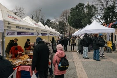 Bursa kadın derneklerinin &uuml;r&uuml;nleri Heykel Orhangazi Parkı&rsquo;nda 