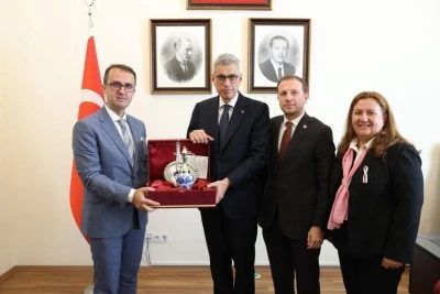  Bursa Kanserle Savaş Derneği&rsquo;nden Sağlık Bakanı Memişoğlu&rsquo;na ziyaret