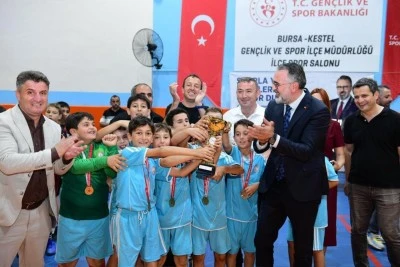 Bursa Kestel Belediyesi&rsquo;nden gen&ccedil; sporculara &ccedil;ifte destek