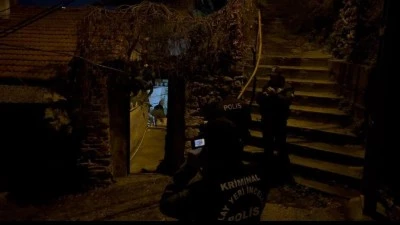 Bursa merkezde bah&ccedil;esine &ccedil;ıkan kadın erkek cesedi buldu