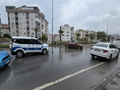 Bursa Mudanya'da aşırı yağış kazayı beraberinde getirdi!