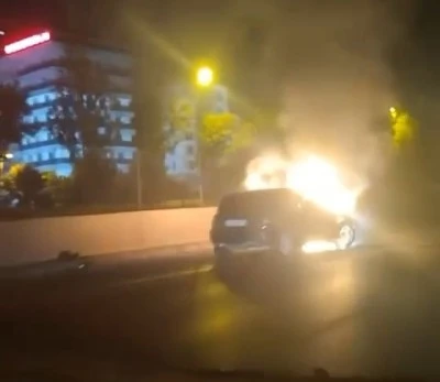 Bursa-Mudanya yolunda bir otomobil yandı