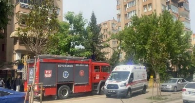 Bursa Nil&uuml;fer'de 8 katlı apartmanda yangın korkusu 