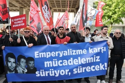 Bursa Nil&uuml;fer'de Deniz Gezmiş ve arkadaşları anıldı