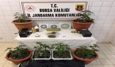 Bursa Nil&uuml;fer'de evini uyuşturucu imalathanesine &ccedil;evirdi