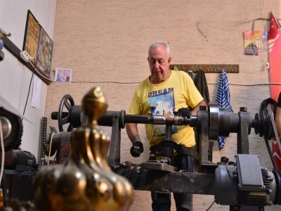 Bursa'nın 55 yıllık 'Alem' ustası