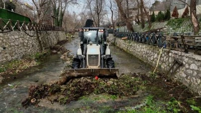 Bursa'nın &ccedil;ekim merkezinde &ccedil;evre temizliği