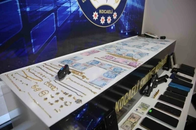 Bursa'nın da olduğu 19 ilde kiralık ara&ccedil; dolandırıcılığında 26 tutuklama