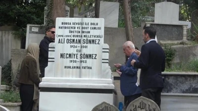 Bursa&rsquo;nın duayen iş insanı Ali Osman S&ouml;nmez, vefatının 25&rsquo;inci yıl d&ouml;n&uuml;m&uuml;nde anıldı