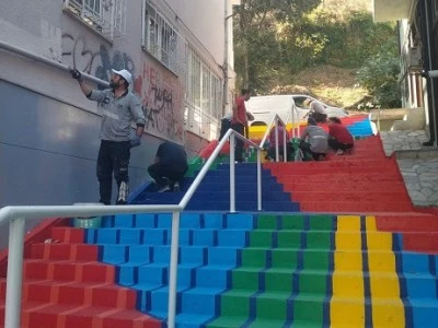 Bursa'nın g&ouml;r&uuml;nt&uuml; kirliliği sanatla g&uuml;zelleşiyor