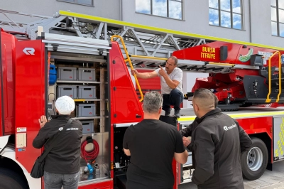 Bursa&rsquo;nın İtfaiye Filosu Yeni Ara&ccedil;larla Genişliyor