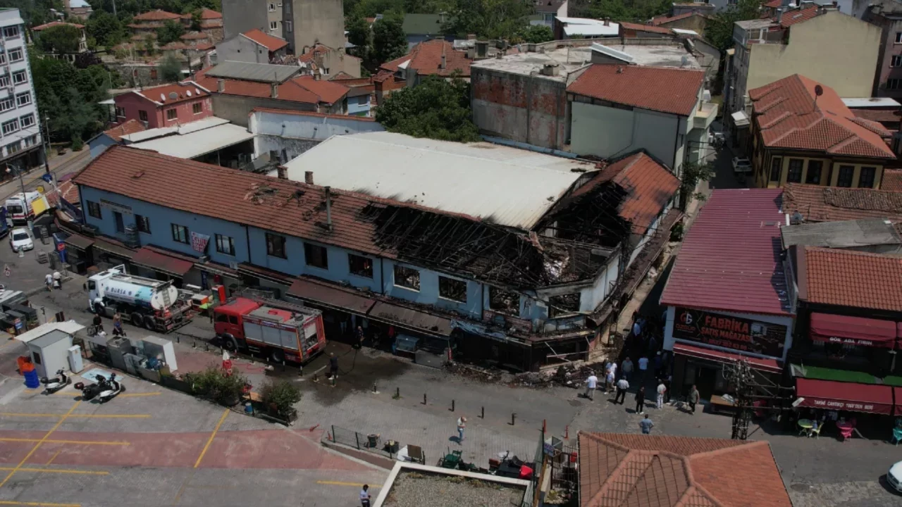 Bursa Kayhan &Ccedil;arşısı'nda yaralar sarılıyor