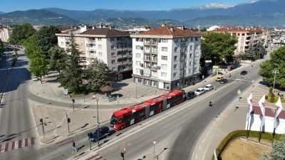 Bursa'nın metrob&uuml;s&uuml; ilk kez İneg&ouml;l'de g&ouml;r&uuml;c&uuml;ye &ccedil;ıktı
