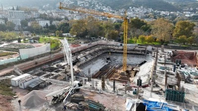 Bursa'nın simge yapısı Atat&uuml;rk Spor Salonu&rsquo;nda inşaat t&uuml;m hızıyla devam ediyor