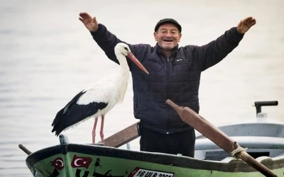 Bursa'nın simgesi olan Adem Yılmaz ve Yaren Leylek'in dostluk hikayesi İzmir'de