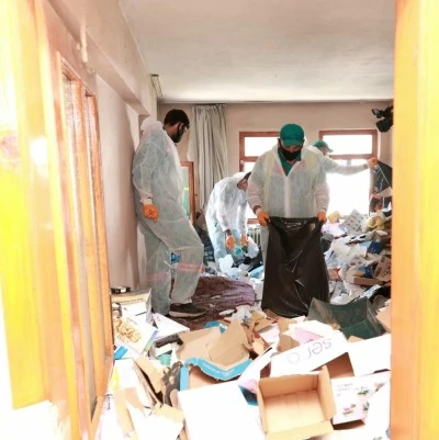 Bursa Osmangazi'de bir evden 20 ton &ccedil;&ouml;p &ccedil;ıkarıldı