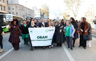 Bursa Osmangazi'de engelliler hakları i&ccedil;in y&uuml;r&uuml;d&uuml;