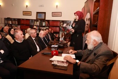 Bursa Osmangazi'de Yahya Kemal'in d&uuml;ş&uuml;nce d&uuml;nyası ele alındı