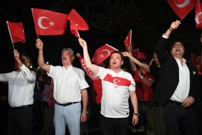 Bursa Osmangazi T&uuml;rkiye sesleriyle coştu! 