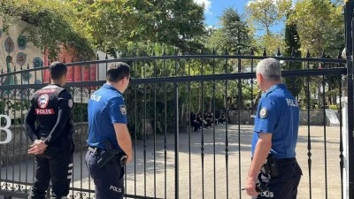 Bursa polisinden okul &ccedil;evrelerinde sıkı denetim